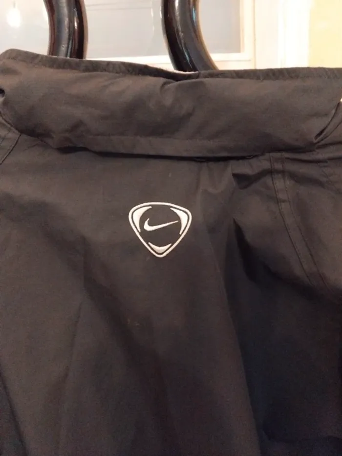 Veste jaquette coupe-vent unisexe de Juventus marque Nike, noire et légère. - photo numéro 3