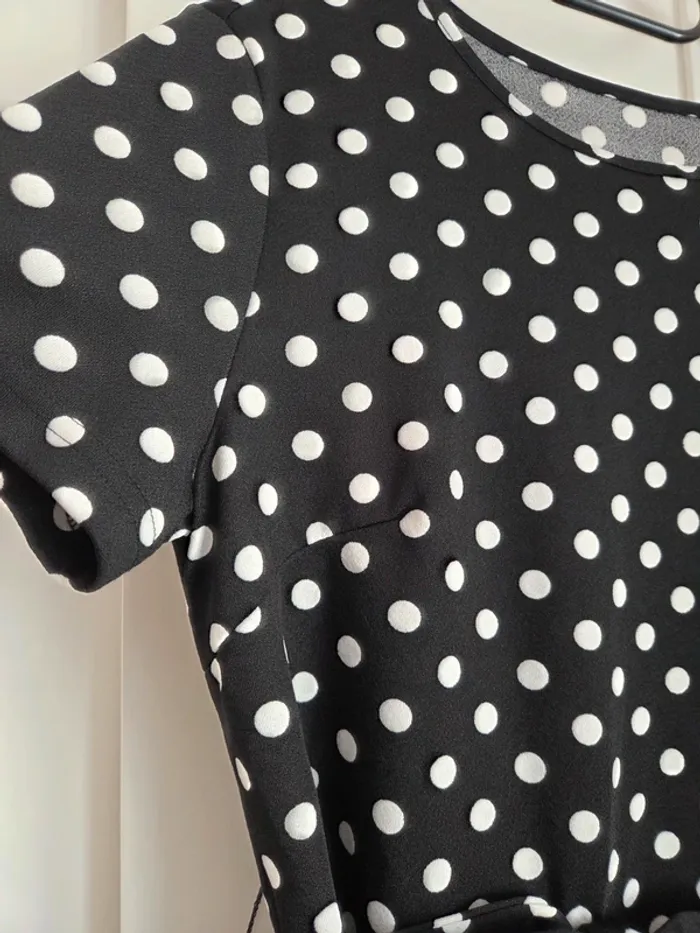 Robe à pois noire et blanche - photo numéro 5