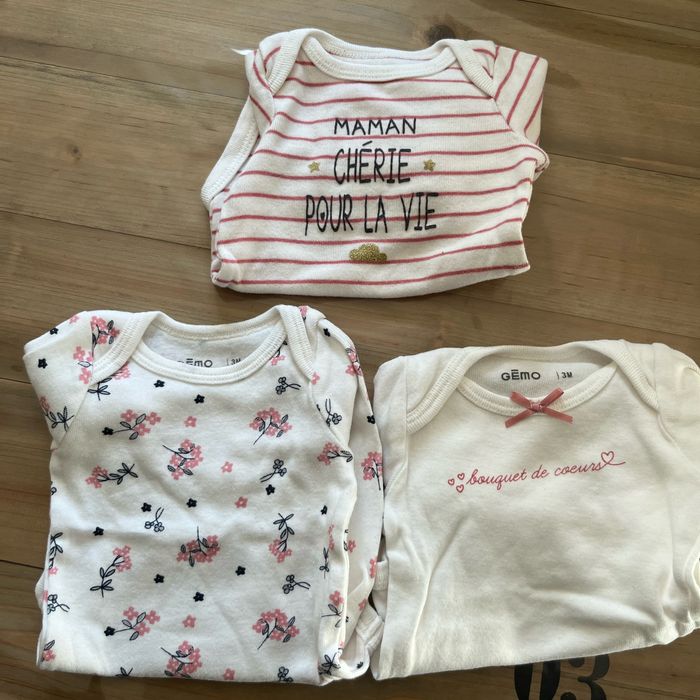 Lot 3 body gemo 3 mois blanc et rose