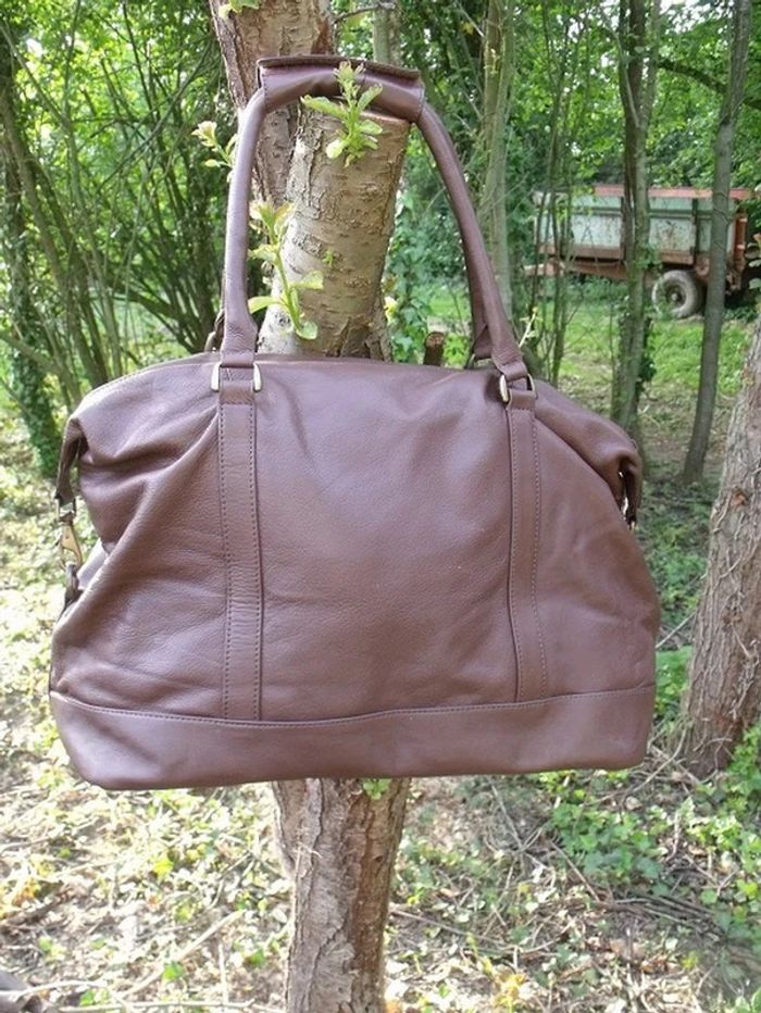 Sac de weekend en cuir totalement neuf - photo numéro 2