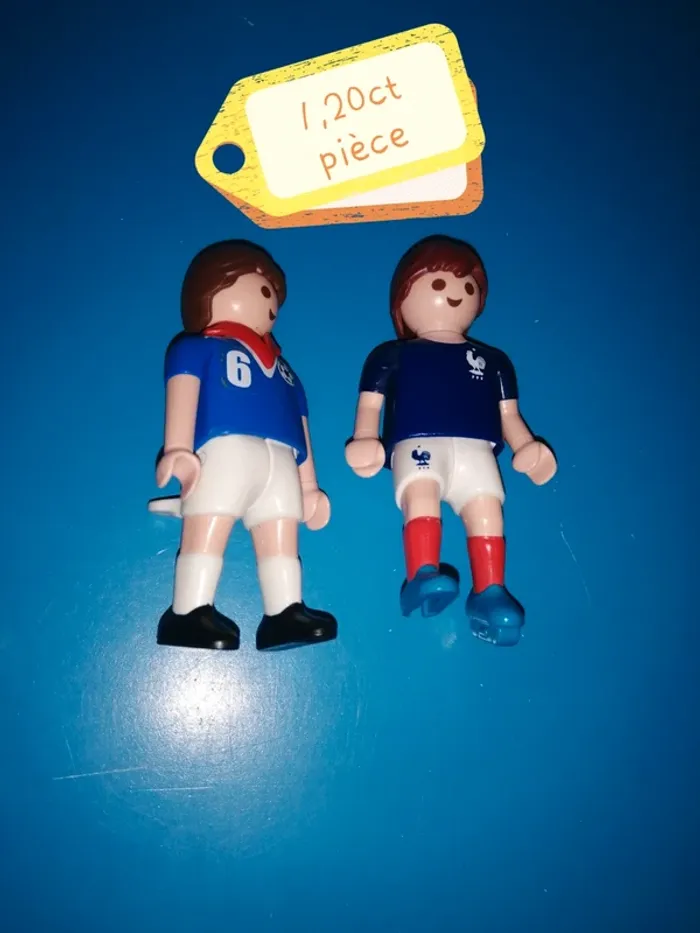 Thème* personnage & accessoires / surf - football - randonnée - voley - photo numéro 4