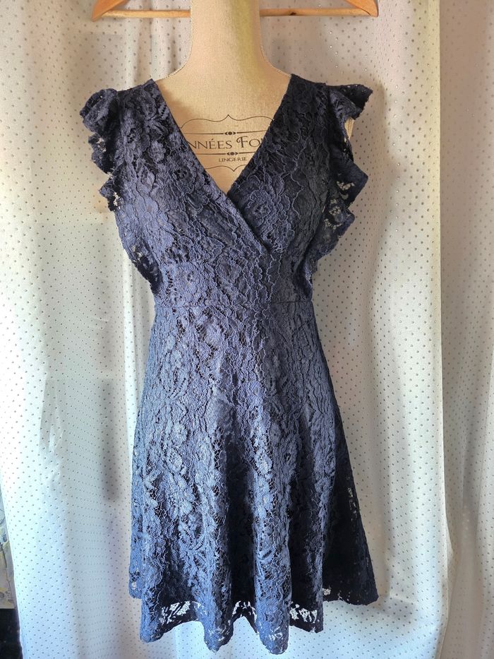 Robe Cache cache en dentelle bleu marine, taille 38, TBE