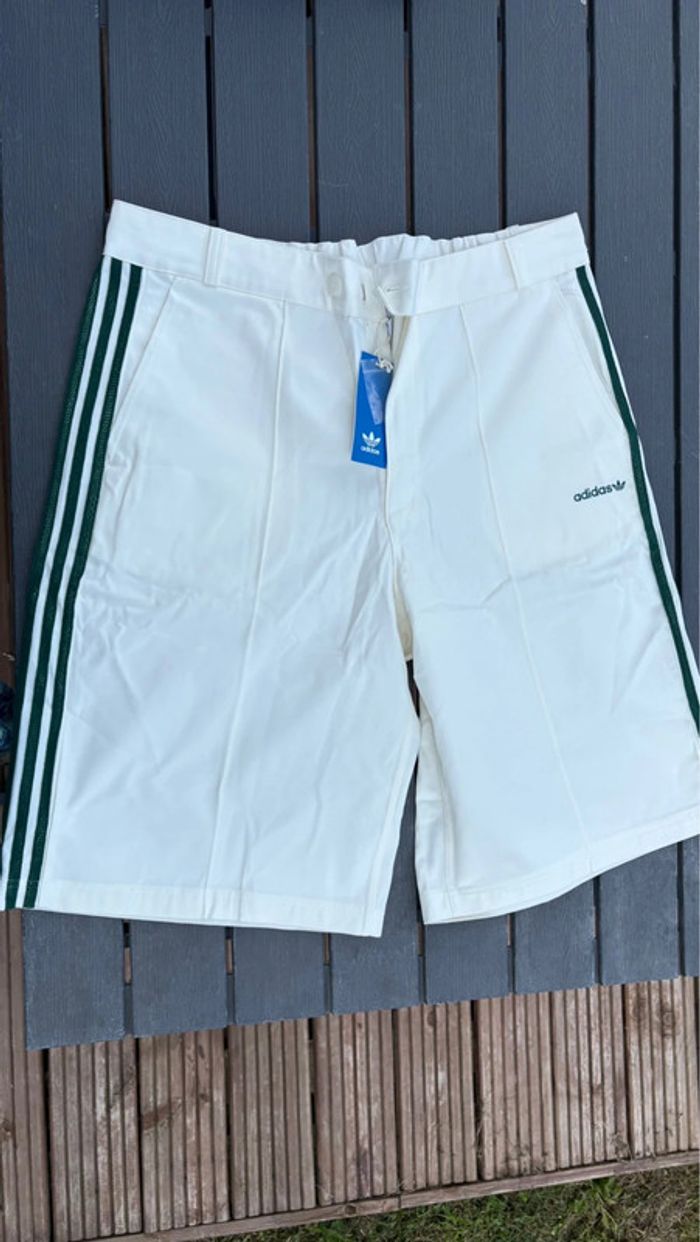 Short bermuda en jean Adidas blanc et  vert homme taille XL - photo numéro 2