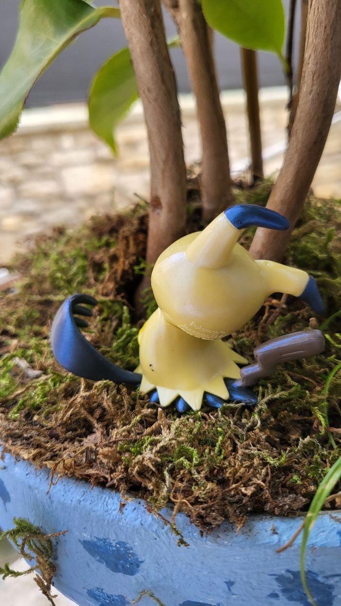 Super Figurine pokemon Nintendo mimiqui effet brillant - photo numéro 2