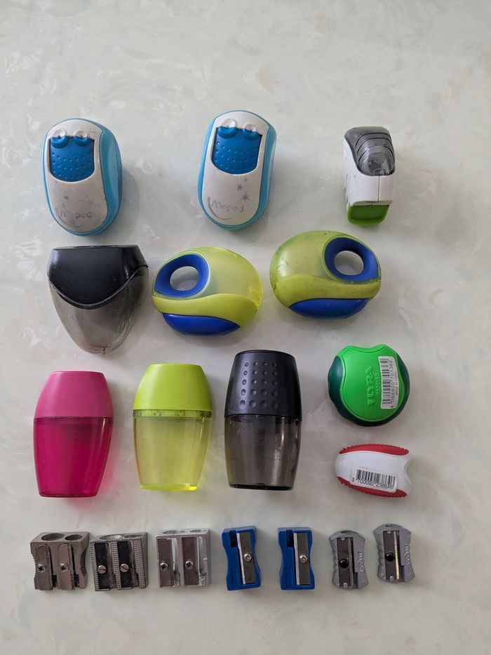 Lot de 19 taille-crayons - photo numéro 9