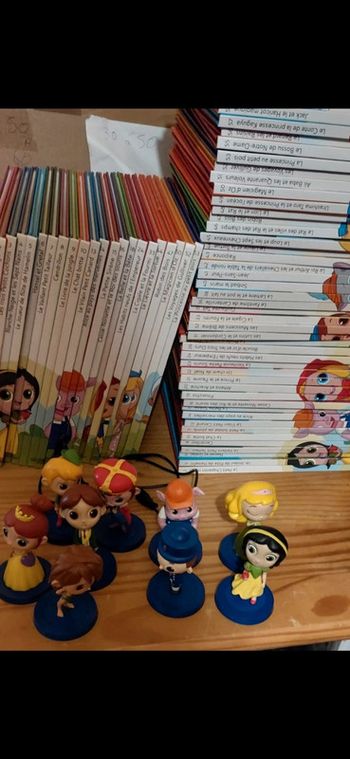 Audiocontes Hachette livre et figurine 7€ pièce