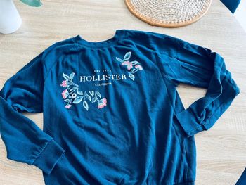 Sweat bleu marine fleurs