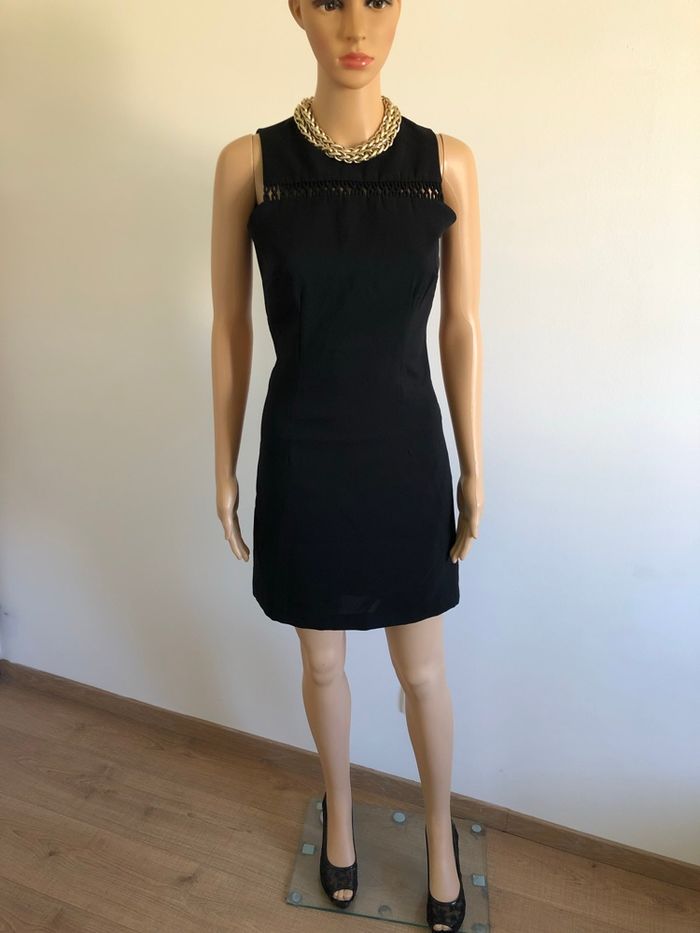 Robe noire neuve sans manches Morgan taille 34 (valeur 65€) avec défaut - photo numéro 3