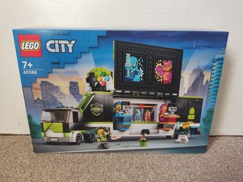 Lego City 60388 Gaming Tournament Truck