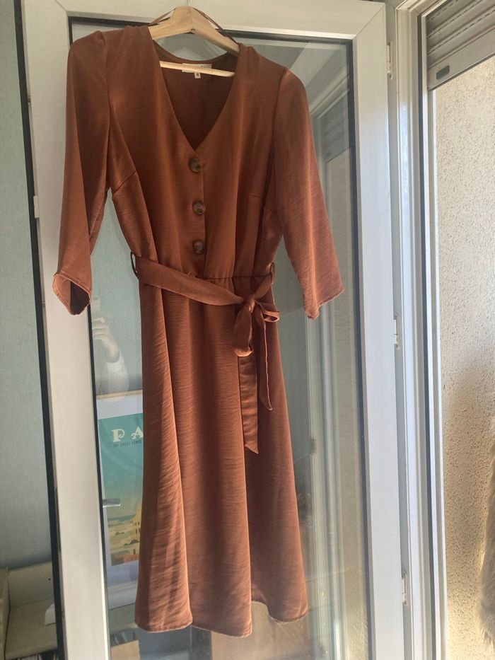 Robe satinée marron caramel mi-longue, T40, Grain de Malice