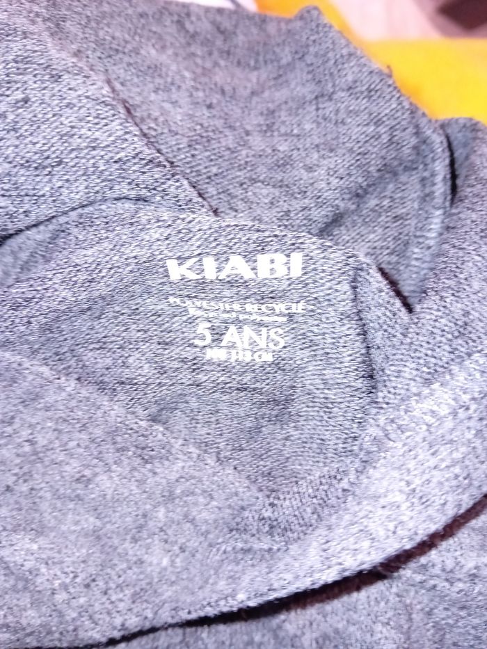 Pull leger 5ans - photo numéro 3