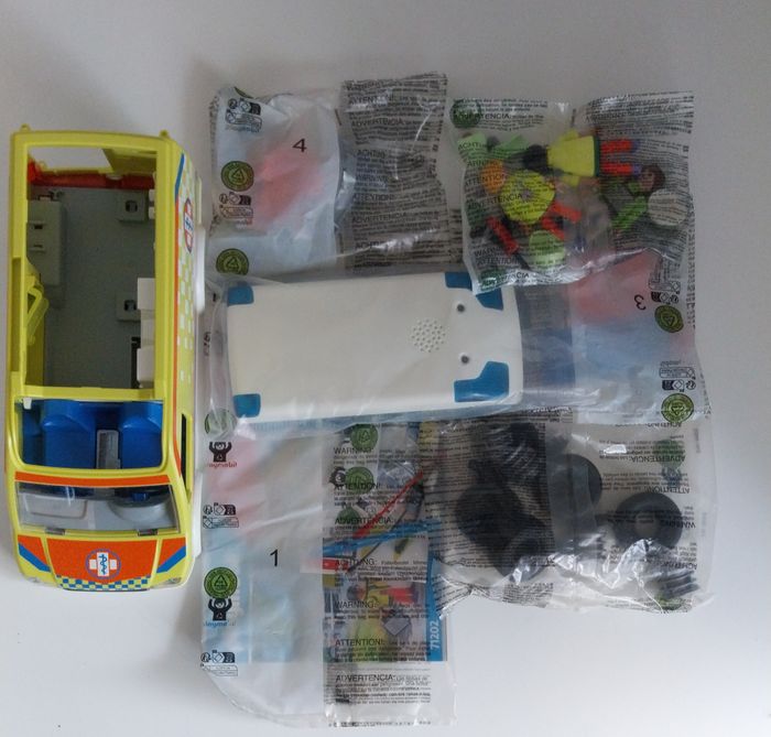 Playmobil City Life 71202 Ambulance avec effets lumineux et sonore - photo numéro 3