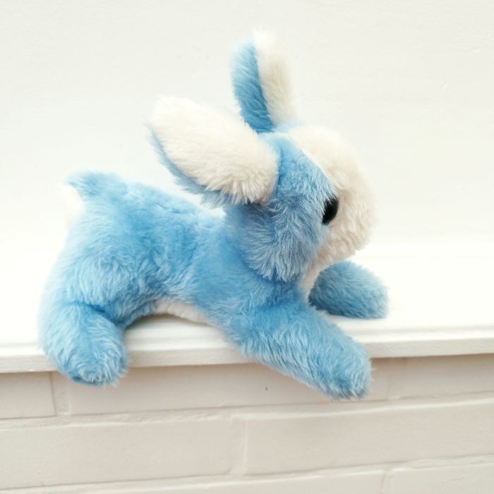Peluche vintage lapin bleu et blanc Boulgom - photo numéro 2