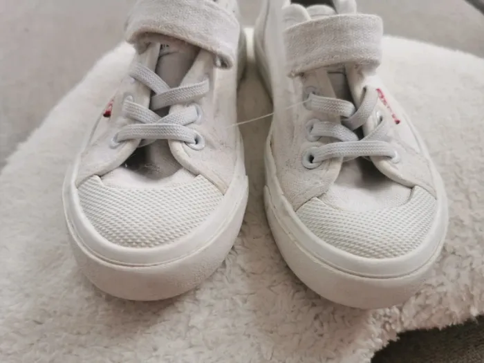 Chaussures baskets tennis toile Levi's taille 28 - photo numéro 4