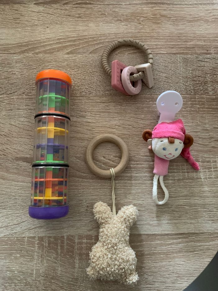 Lot de jouets bébé - photo numéro 2