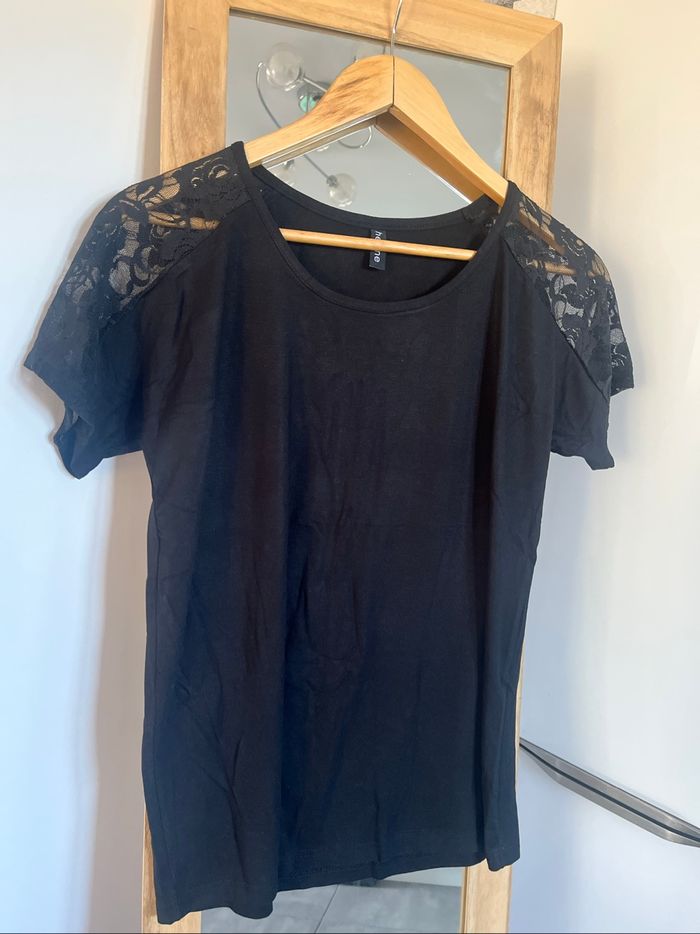 T shirt HELLINE neuf taille 38