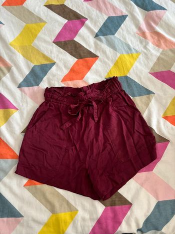 Short bordeaux large taille haute