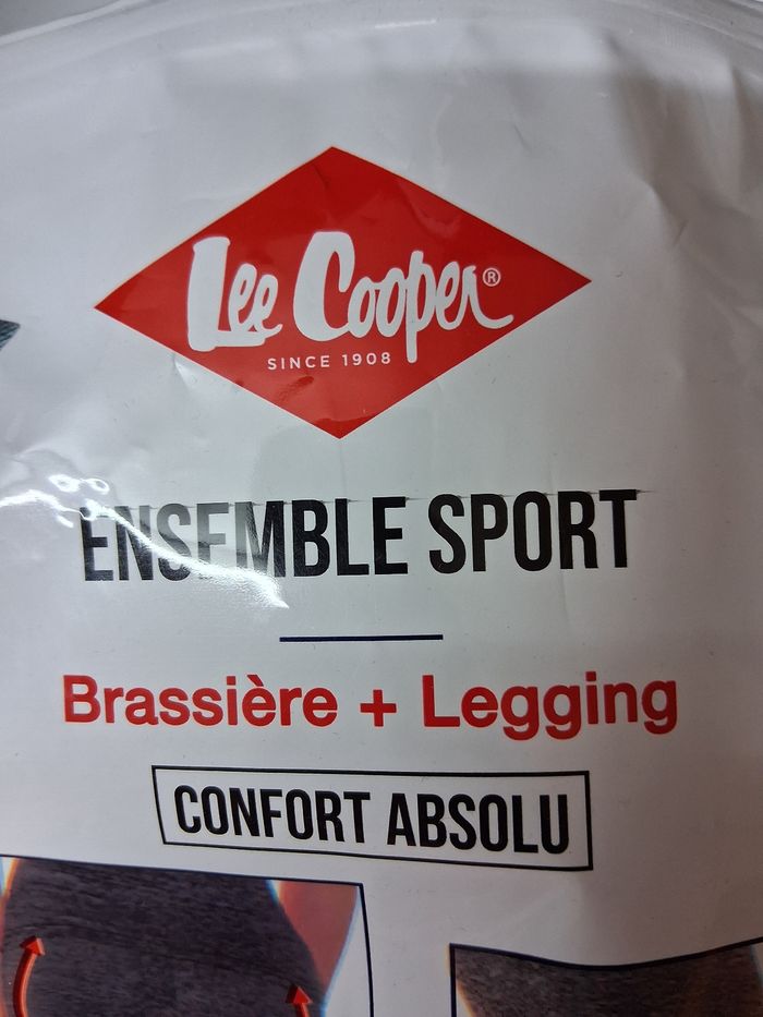 Ensemble leggings et brassière - photo numéro 3