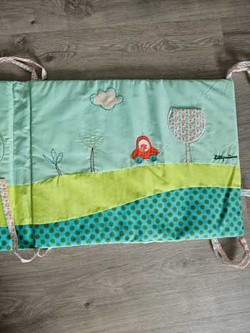 Tour de lit lilliputiens.