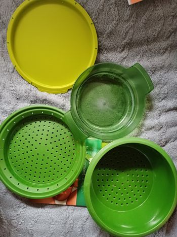 Ensemble Tupperwarre cuisson vapeur et son livre 