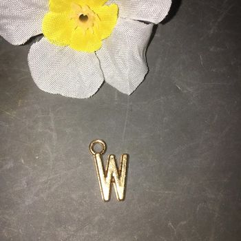 pendentif fantaisie métal doré lettre W