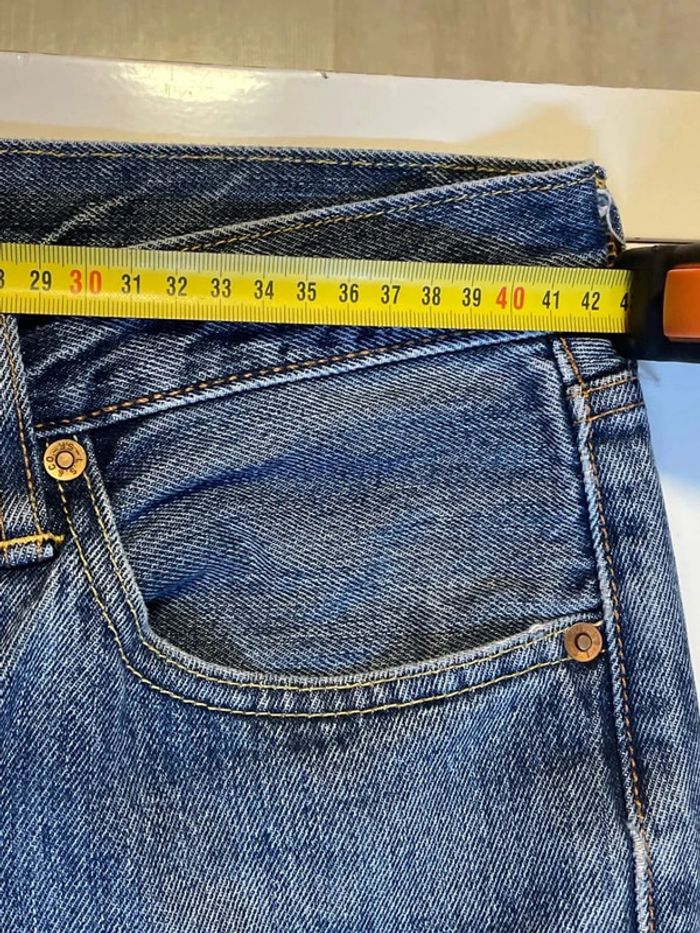 Jean Levi’s 501 bleu coupe droite taille W33 L32 - photo numéro 10