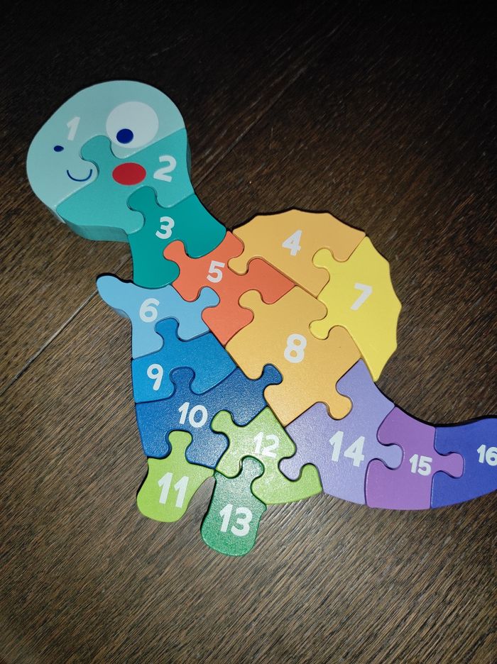 Jeu dinosaure à emboîter