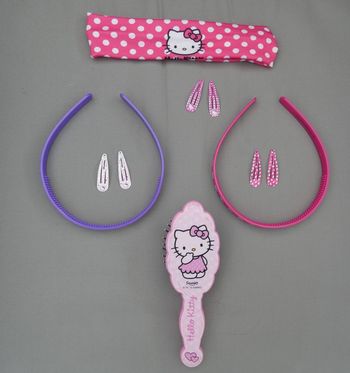 Lot de jolis accessoires Hello Kitty