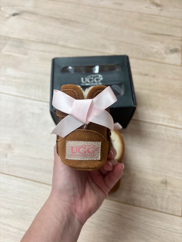 Mini Uggs 0/1mois - photo numéro 7