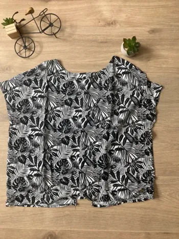Blouse noire et Blanche