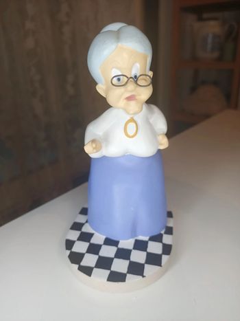 Figurine looney tunes mémé granny