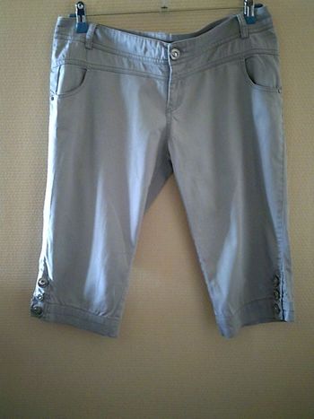 Pantalon  court taille 40
