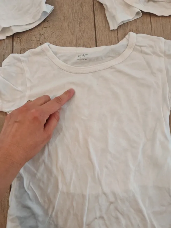 Lot de vêtements fille 5 ans tachés - photo numéro 3