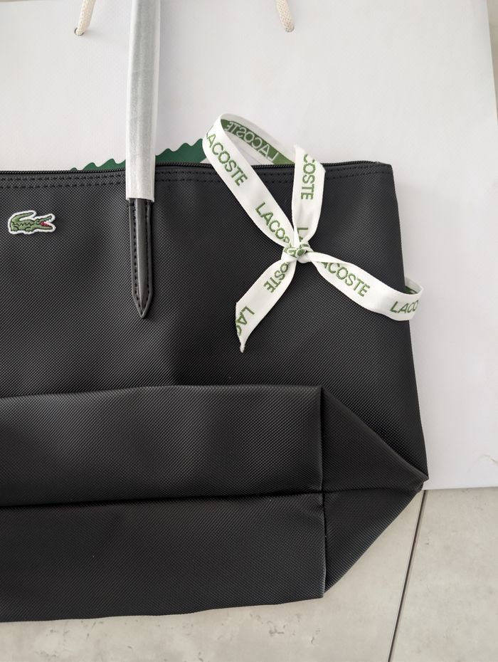 Vende magnifique sac Lacoste neuf de grand taille L avec étiquette - photo numéro 9