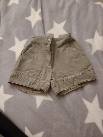 Short kaki