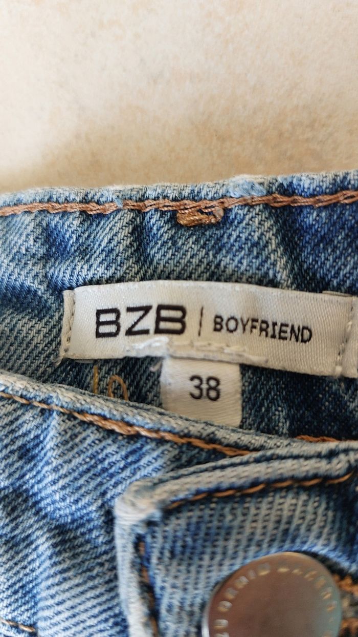 Jean large boyfriend  homme BZB taille 38 - photo numéro 3
