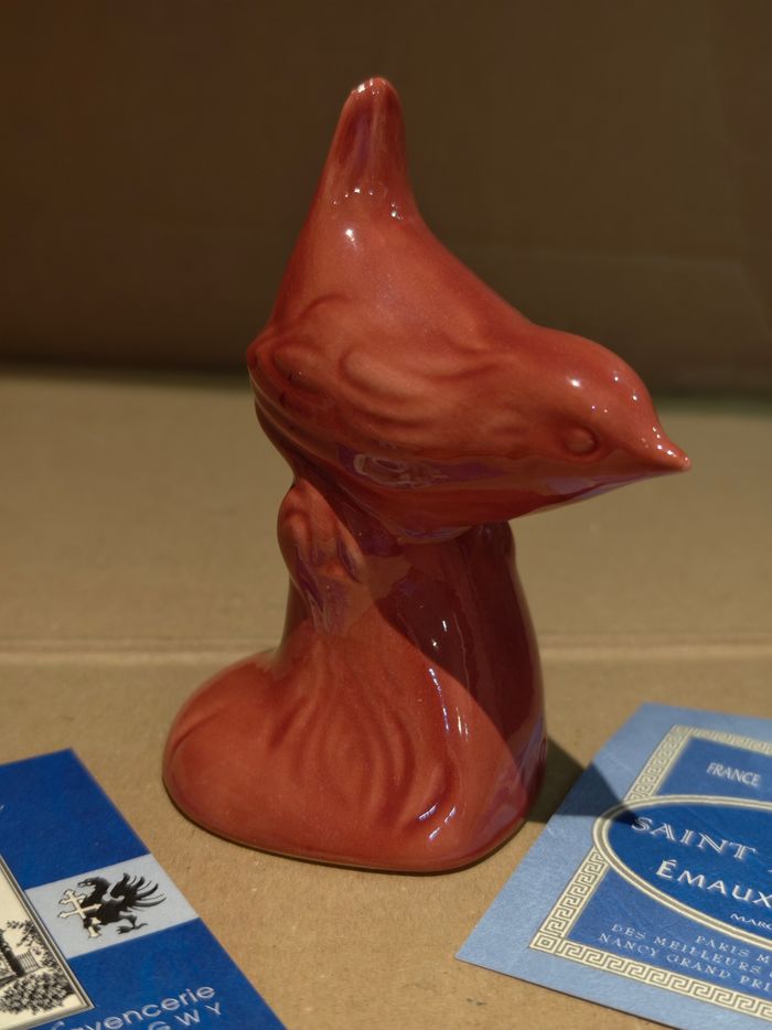 Oiseau rouge Saint Jean l'Aigle émaux de Longwy