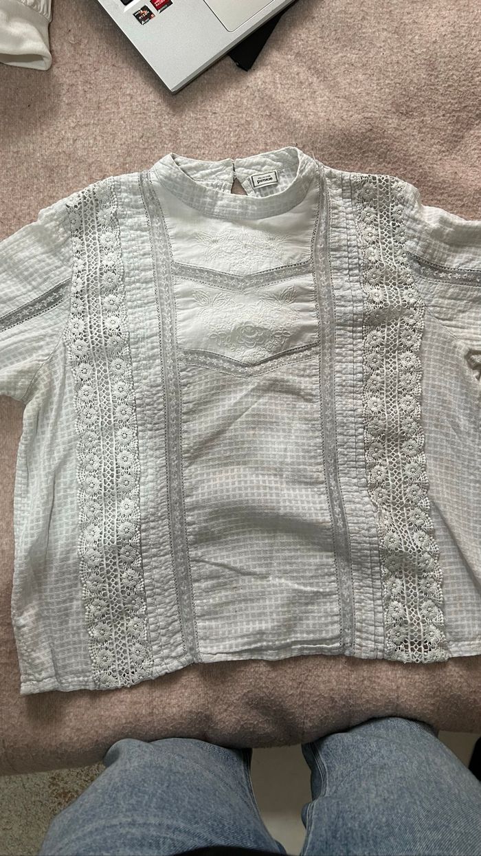 blouse blanche avec broderies - photo numéro 2