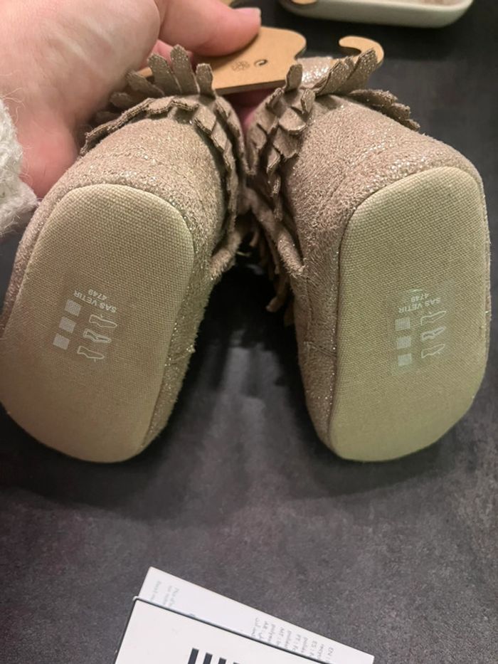 Bottines bébé à franges - photo numéro 3