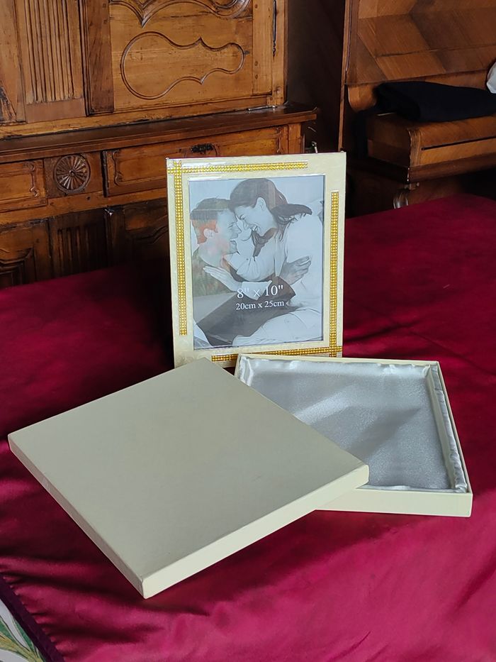 Cadre photo 20 cm x 25 cm avec sa boite - photo numéro 2