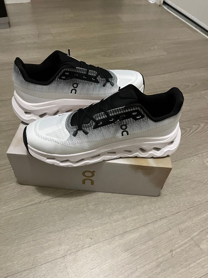 Chaussure On cloudtilt