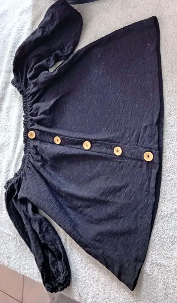 Très joli haut stradivarius noir taille 36