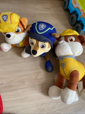 Lot de trois peluche