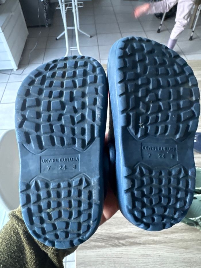 Lot de 2 paires de crocs - photo numéro 3