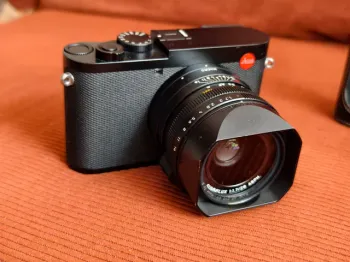 Leica Q2