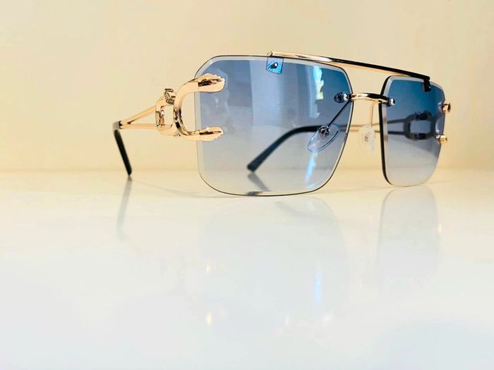 Lunette de soleil moxte dorée verres bleus dégradés UV protection catégorie 2 - photo numéro 5