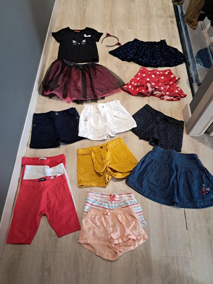 Lot de shorts et jupes 5 ans neuf