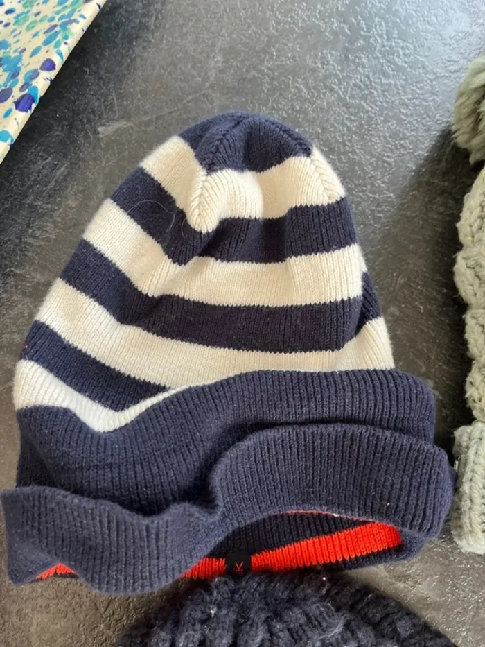 5 bonnets - photo numéro 2