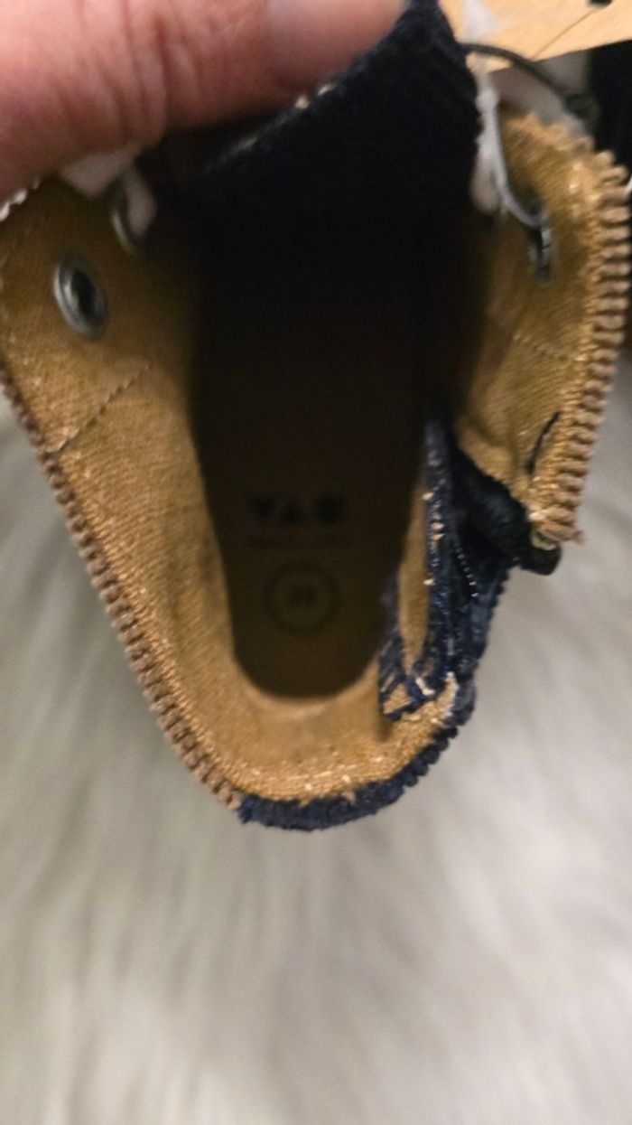 NEUVES NON PORTÉES 🏷🥰🤩💙 superbes baskets pointure 26 velours garçon 💙🤩🥰 - photo numéro 7