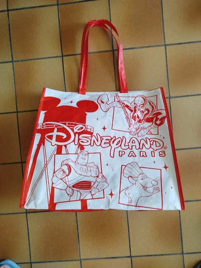 Sac Disneyland Paris grand format Mickey Minnie stitch Tiana Aurore buzz spiderman ratatouille